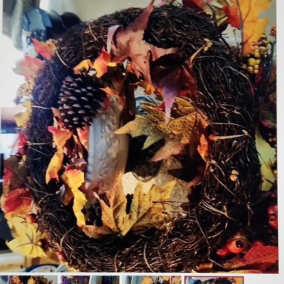 Fall 24" round Fall wreath - Picture 4 of 4